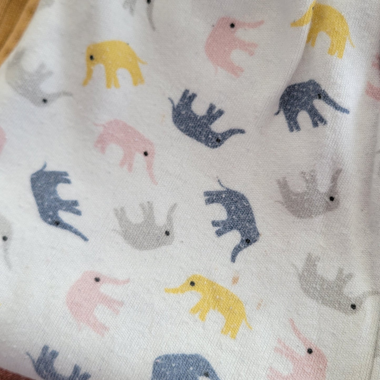 Yellow puffin bundle - 11 items