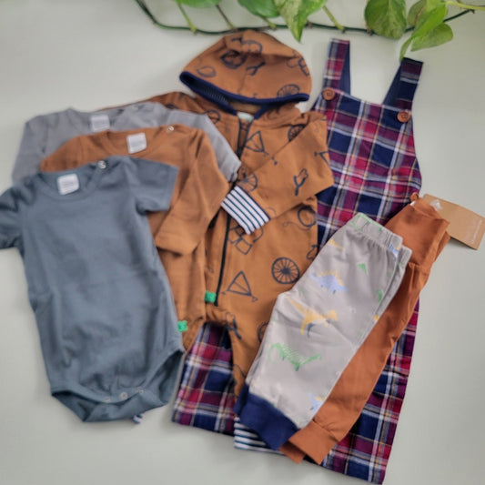 Playthings bundle - 7 items