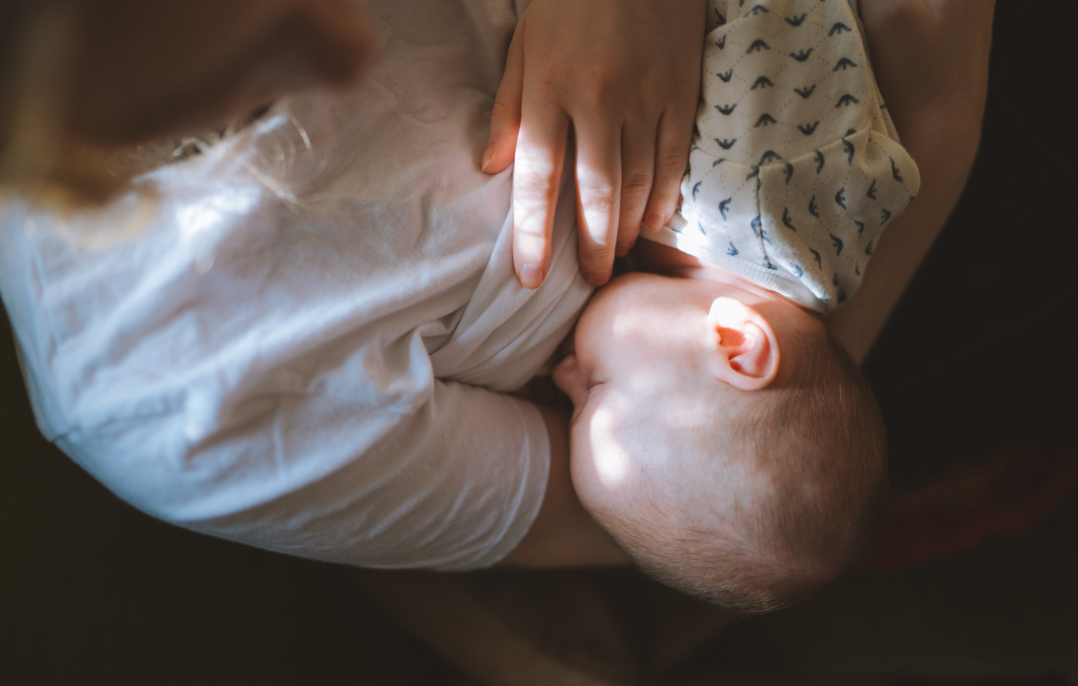 Pros and cons of breastfeeding