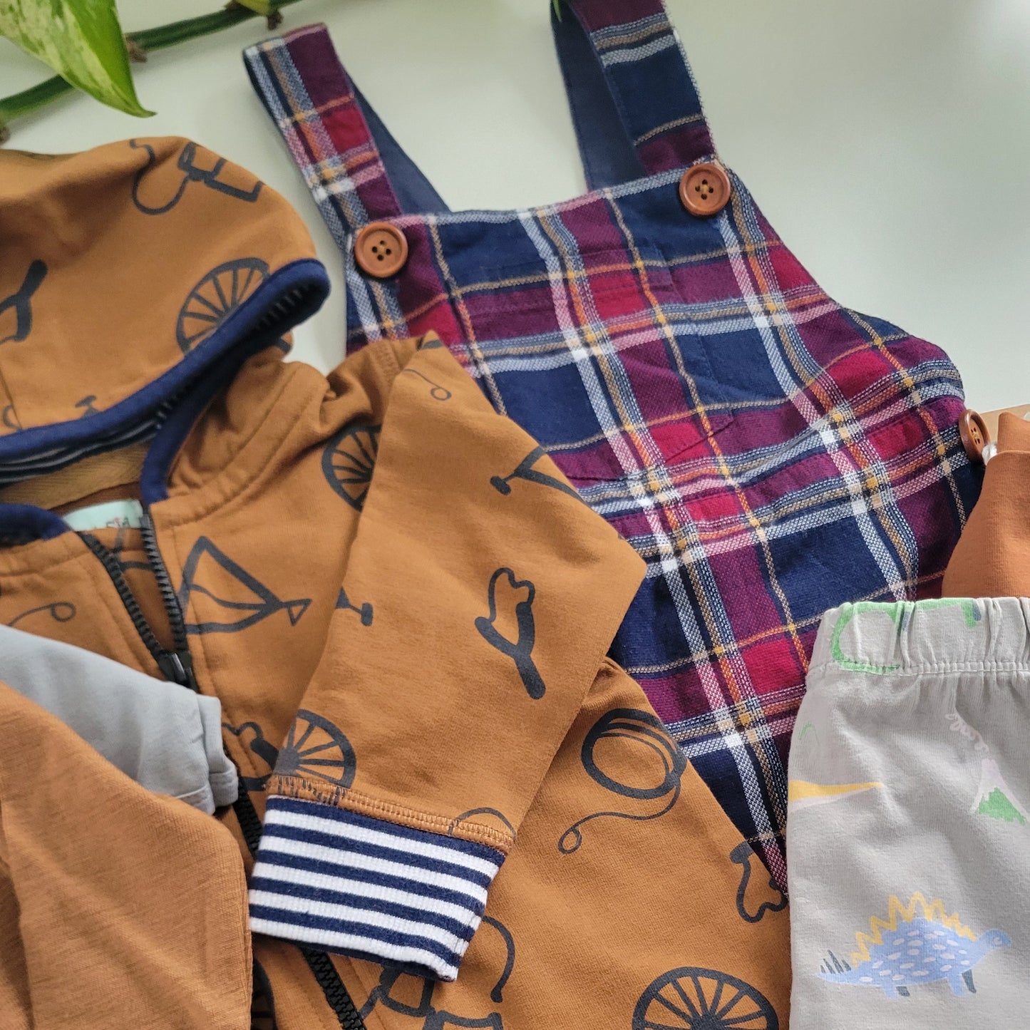 Playthings bundle - 7 items