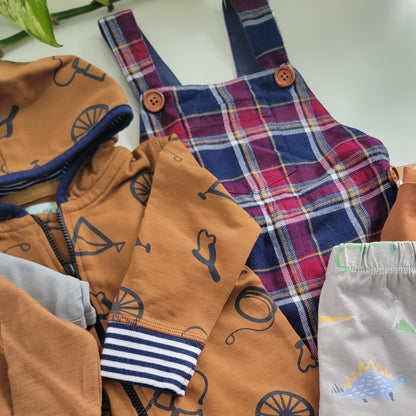 Playthings bundle - 7 items