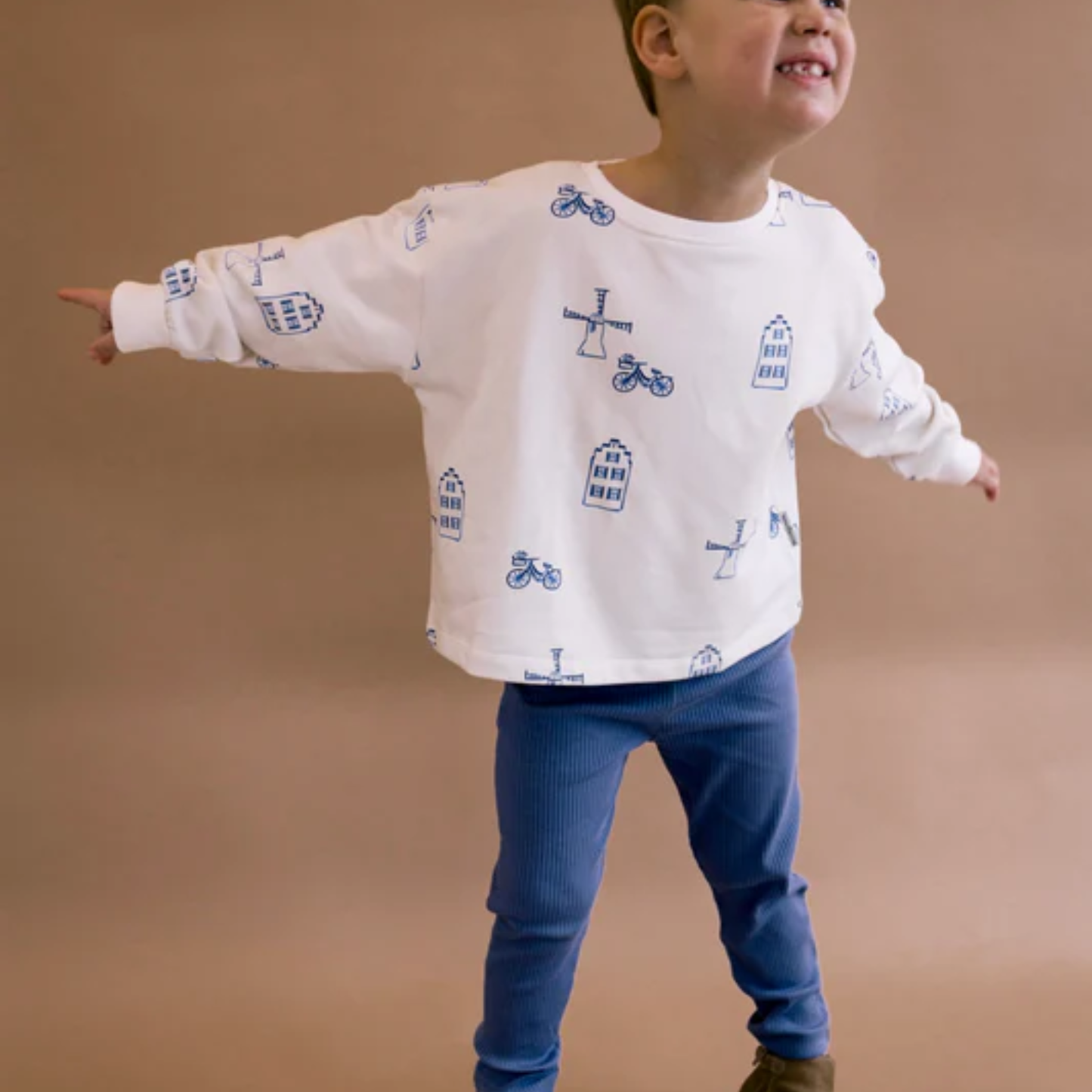 Blue ribbed leggings