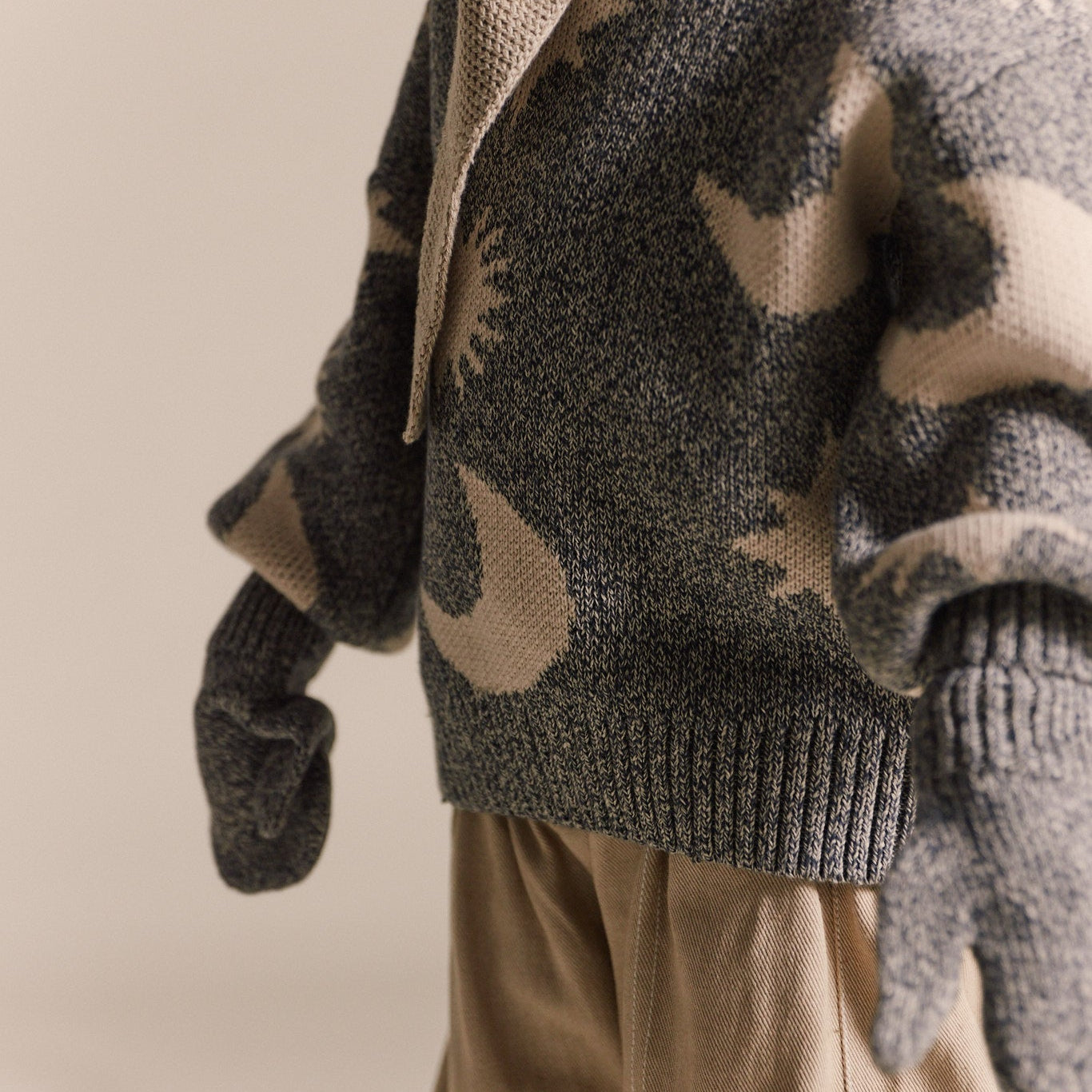 Cozmo midnight sweater