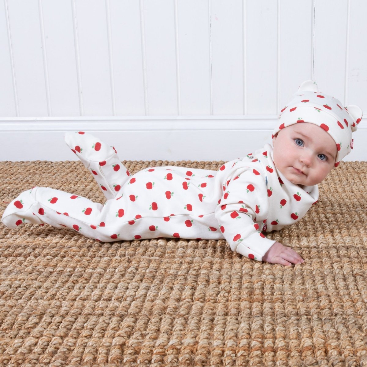 Apple dot sleepsuit - Borro - rent baby kids clothes